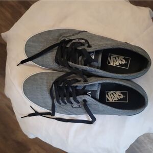 Vans off the wall low top Stakeboards sneakers lace up Size 8.5 Blue low top